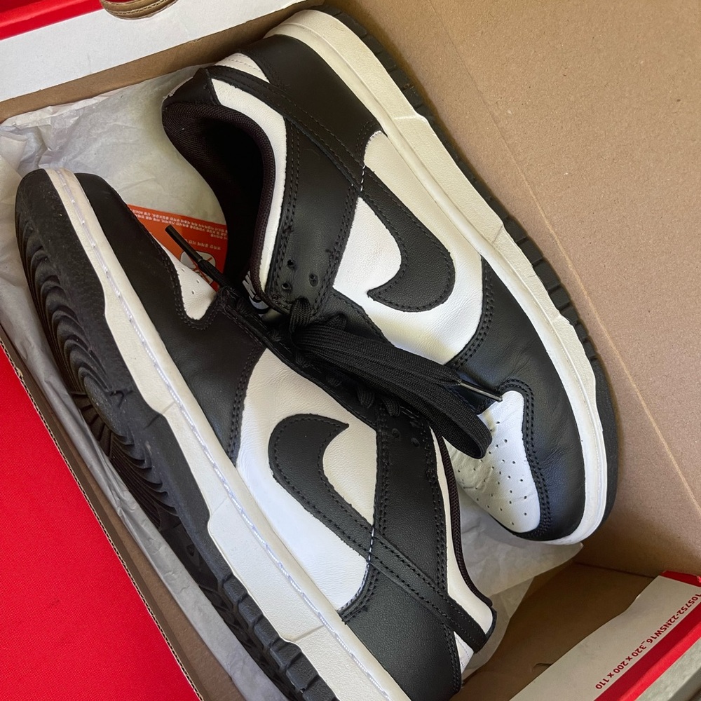 Panda dunks
